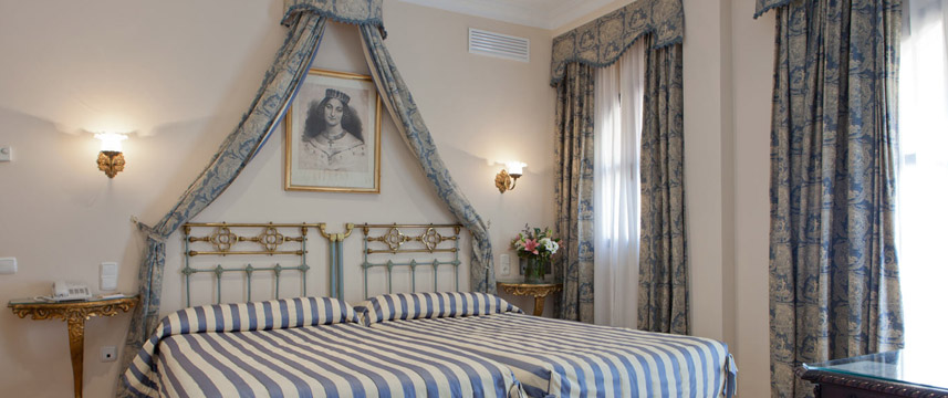 Dona Maria Hotel - Double Bedroom