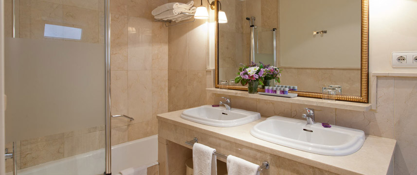 Dona Maria Hotel - Ensuite