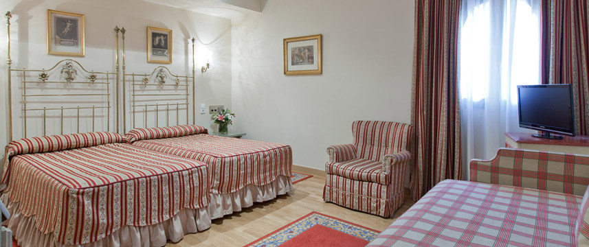 Dona Maria Hotel - Triple