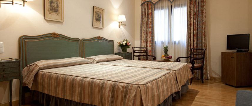Dona Maria Hotel - Twin Bedroom