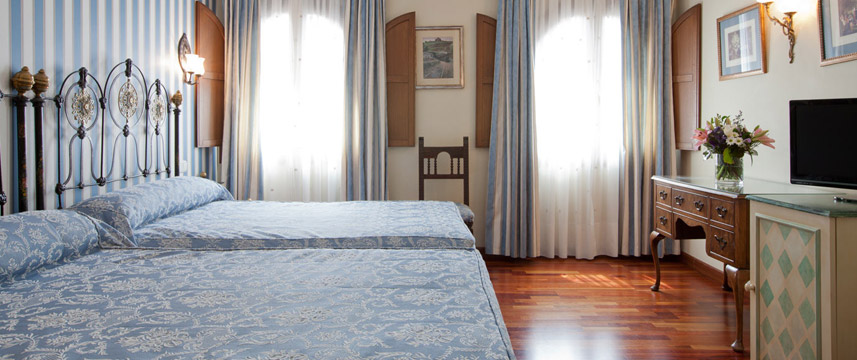 Dona Maria Hotel - Twin Room