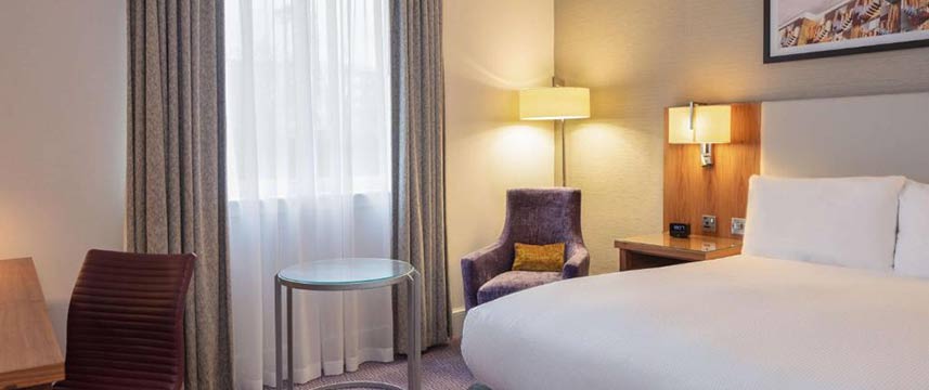 DoubleTree by Hilton Edinburgh Airport - Standard Room