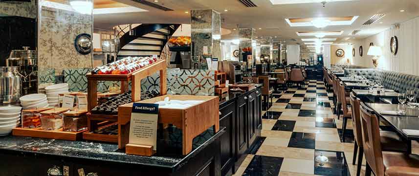 DoubleTree by Hilton Greenwich Breakfast Tables