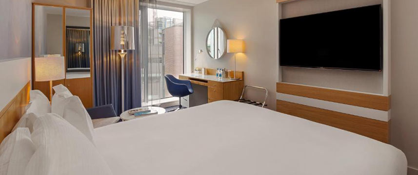 Doubletree Tower of London Guest Room