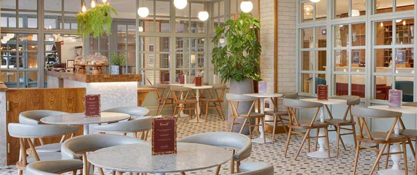 Doubletree by Hilton Bath - Cafe Tables