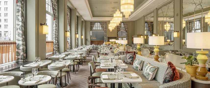 Doubletree by Hilton Brussels City - Cafe Tables