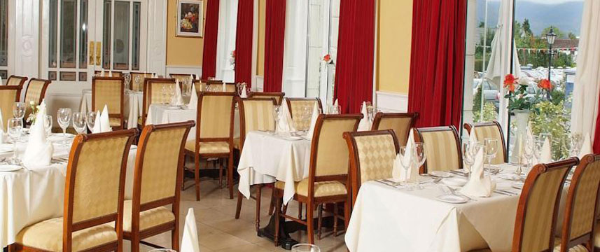 Dromhall Hotel - Restaurant Tables
