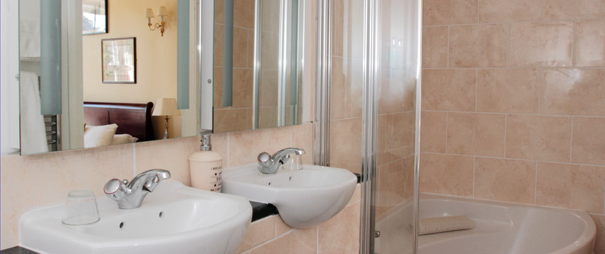 Edinburgh Thistle - Bath Room