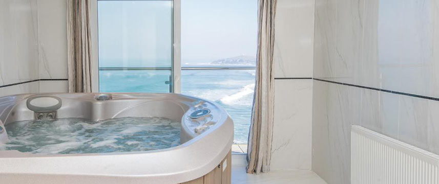 Fistral Beach Hotel & Spa Suite Hot Tub