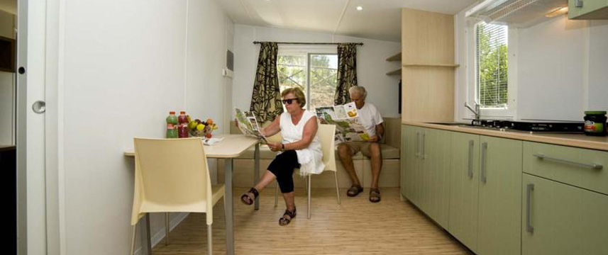 Flaminio Village Bungalow Park - Kitchen