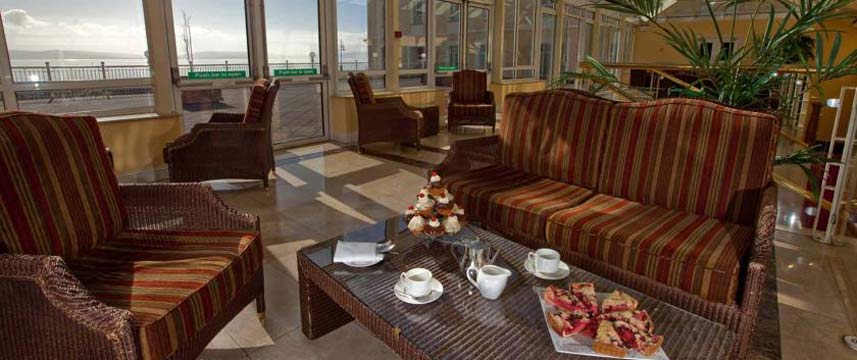 Galway Bay Hotel - Lounge