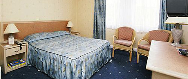 Gardens Hotel - Double Bedroom