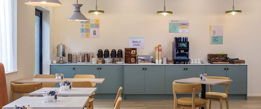 Garner Hotel Lincoln - Breakfast Room