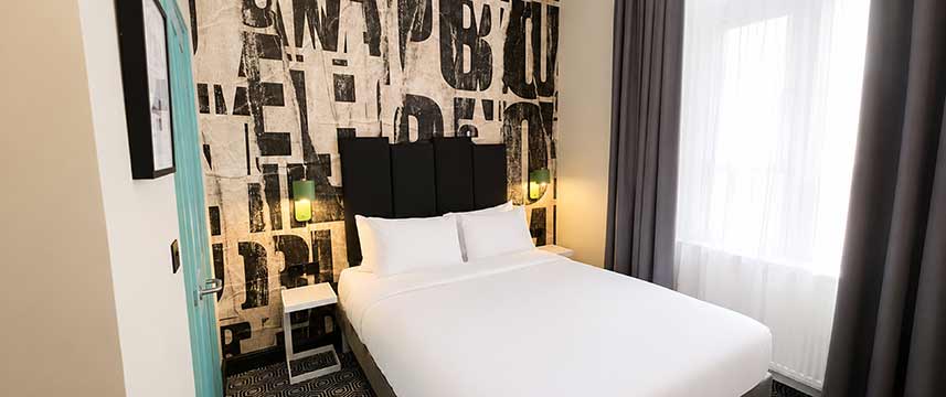 Garner Hotel London Victoria - Double Bedroom