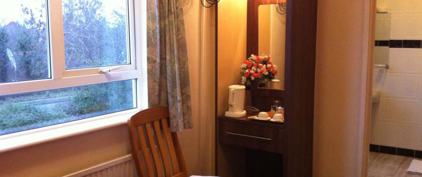 Gatwick White House Bedroom