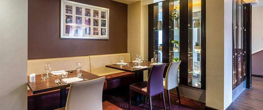 Gloucester Robinswood Hotel by Best Western - Brasserie Tables
