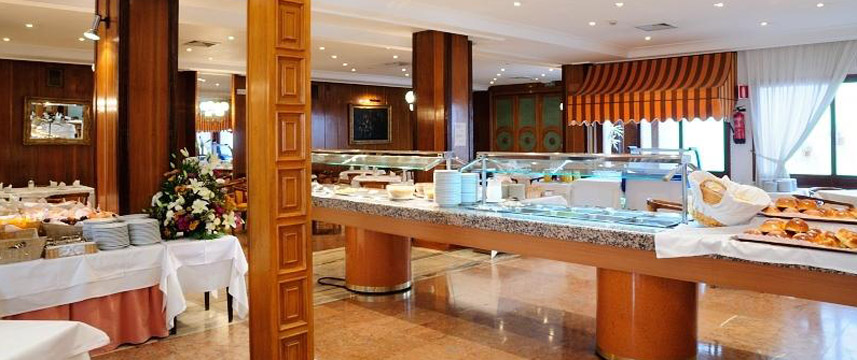 Gran Hotel Lar - Breakfast