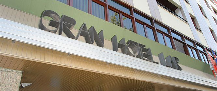 Gran Hotel Lar - Entrance