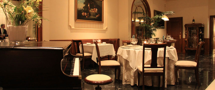 Gran Hotel Velazquez - Restaurant Piano