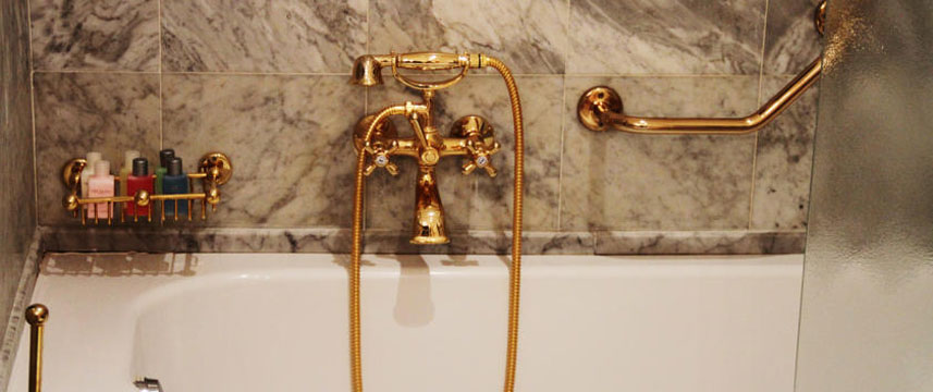 Grand Hotel Plaza - Bathroom