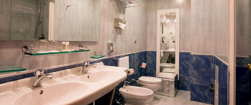 Grand Hotel Tiberio - Bathroom
