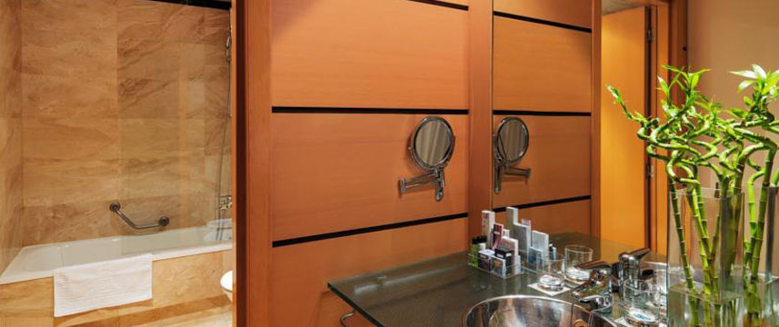 H10 Marina Barcelona - Bathroom