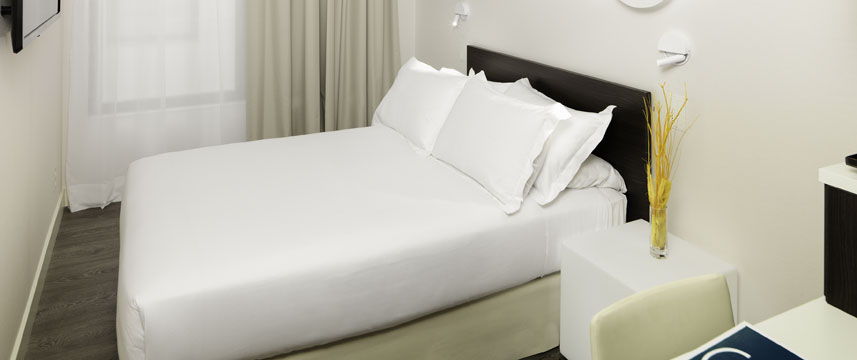 H10 Port Vell - Basic Room