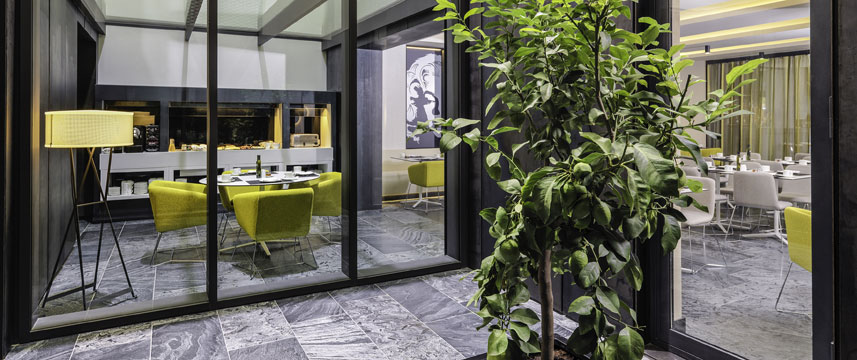 H10 Port Vell - Patio