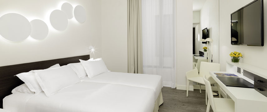 H10 Port Vell - Twin