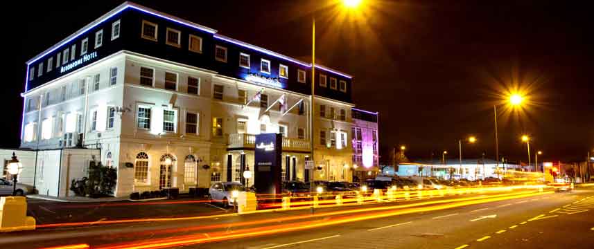 Hallmark Hotel Croydon Aerodrome Exterior Night
