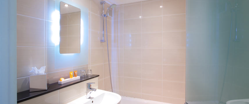 Hallmark Hotel Manchester Airport Bathroom