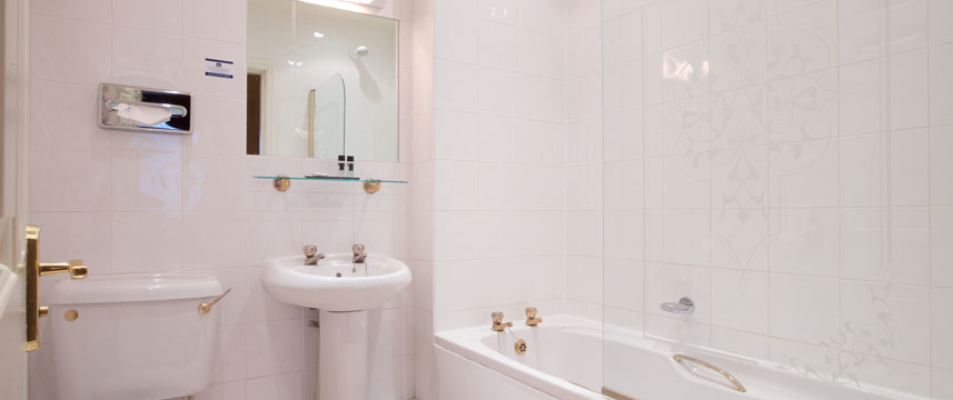 Hallmark Inn Manchester Classic Bathroom