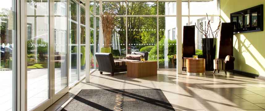 Hallmark Inn Manchester Lobby