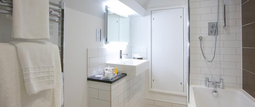 Hallmark Stourport Manor Executive Bathroom