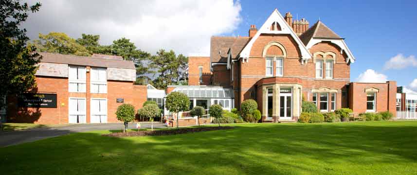 Hallmark Stourport Manor Exterior Facade