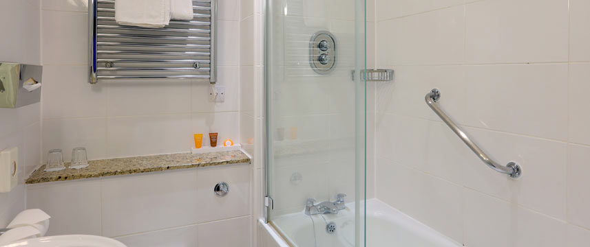 Hallmark The Queen Chester Classic Bathroom