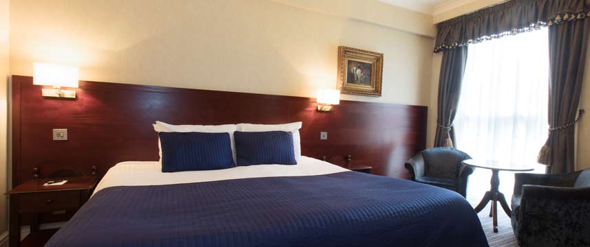 Hallmark The Queen Chester Classic Double