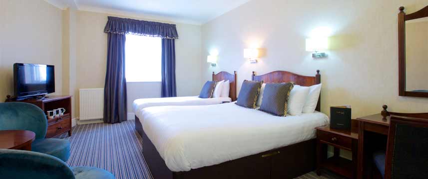 Hallmark The Queen Chester Classic Family