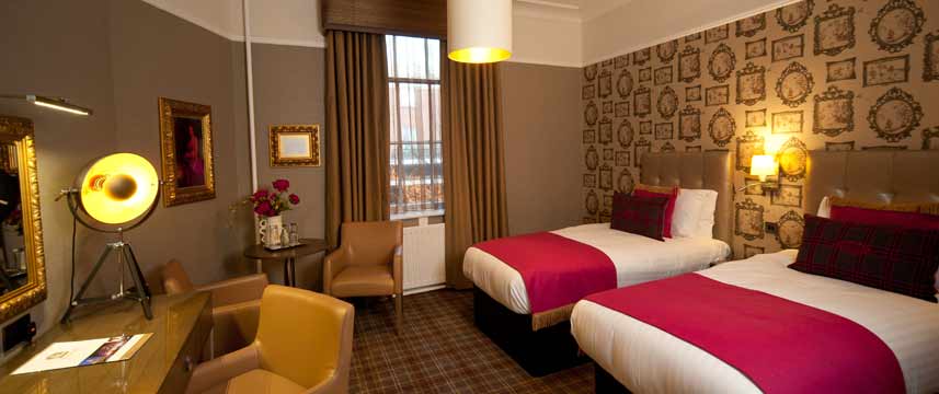 Hallmark The Queen Chester Executive Twin