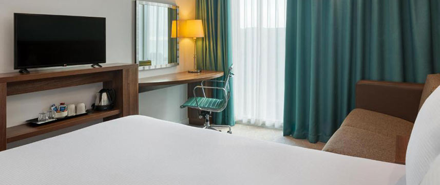 Hampton By Hilton Bournemouth Guest Room