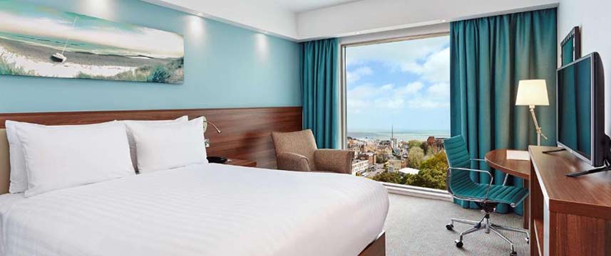 Hampton By Hilton Bournemouth Queen Room Seaview