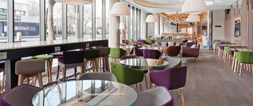 Hampton by Hilton London Waterloo - Bar Lounge