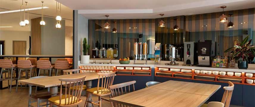 Hampton by Hilton Torquay - Breakfast Tables