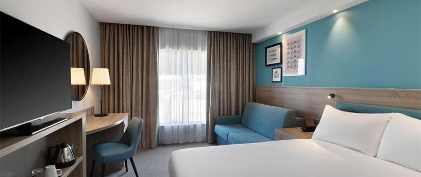 Hampton by Hilton Torquay - Queen Room Sofa