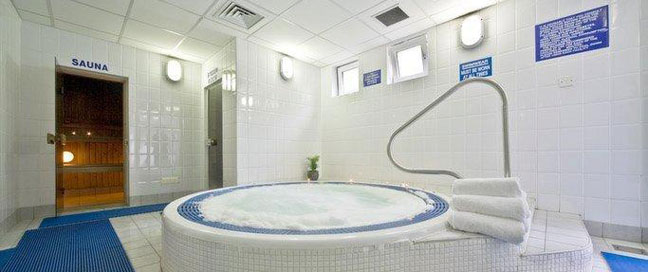 Harbour Mill Luxury Apartments - Jacuzzi Area