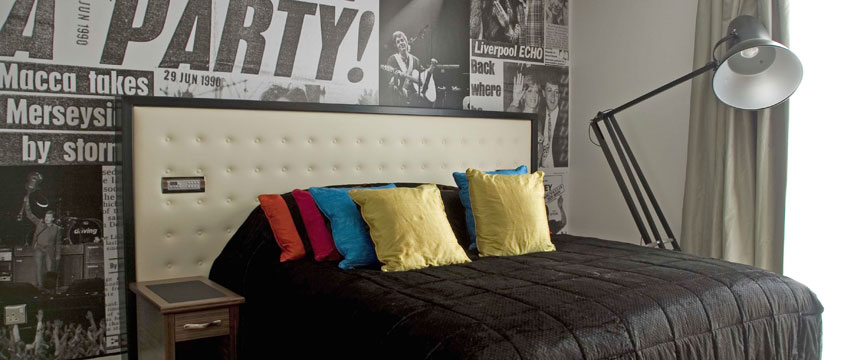 Hard Days Night Hotel - McCartney Suite Bed
