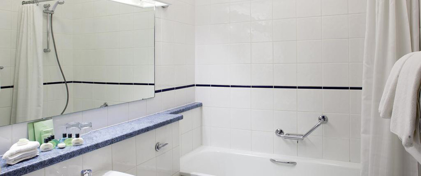 Headland Hotel & Spa - Coastal Bathroom