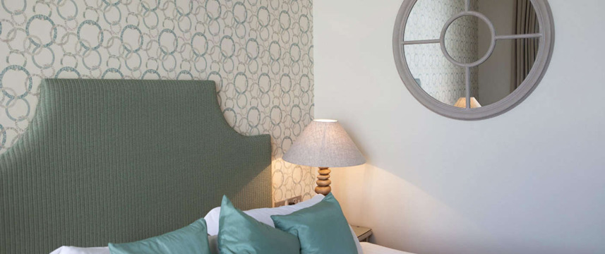 Headland Hotel & Spa - Ocean Room Bed