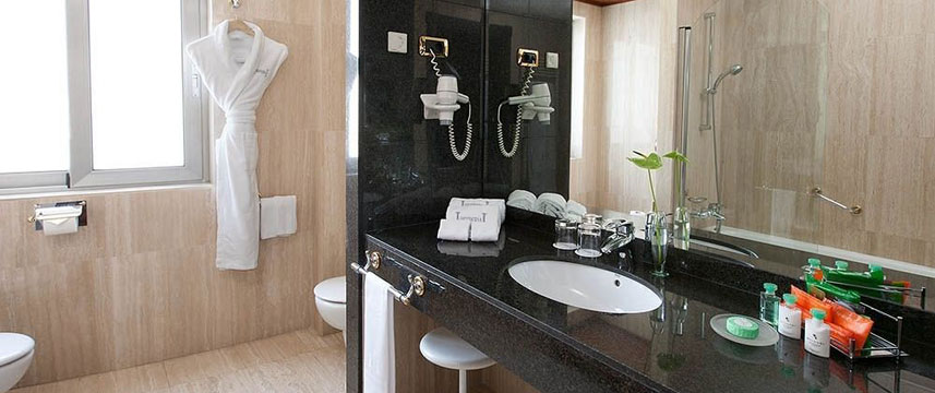 Hesperia Madrid - Bath Room