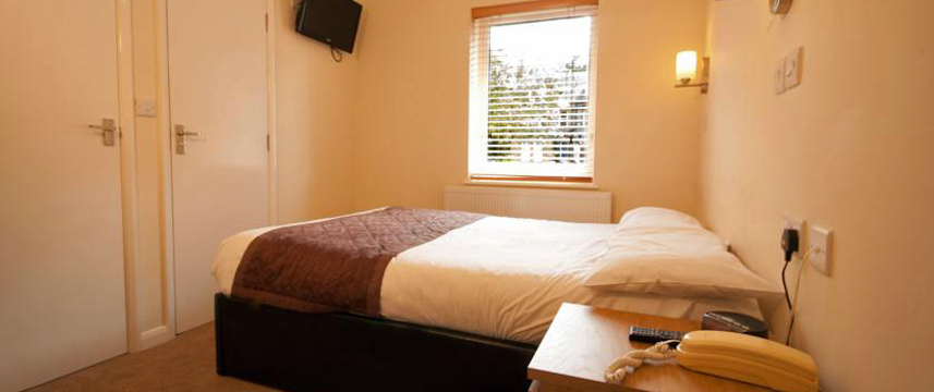 Hillingdon Prince Hotel - Double Bedroom
